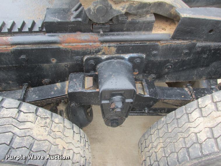 image for item K6155 1983 GMC General semi truck