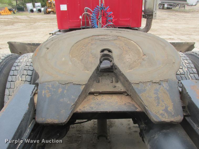 image for item K6155 1983 GMC General semi truck