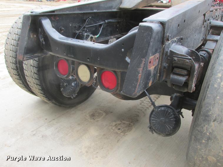 image for item K6155 1983 GMC General semi truck