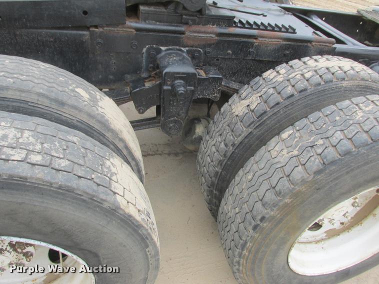 image for item K6155 1983 GMC General semi truck