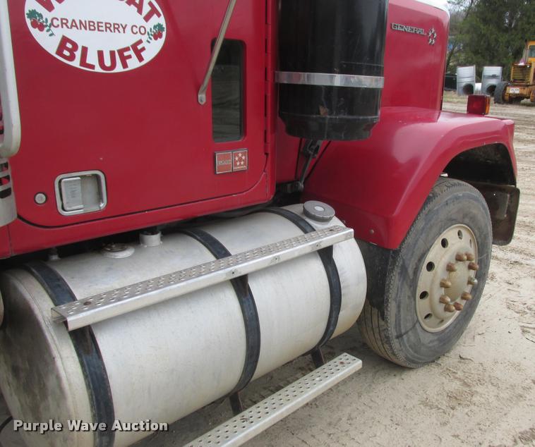 image for item K6155 1983 GMC General semi truck