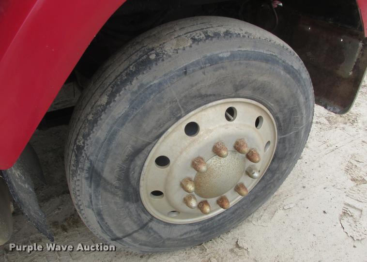 image for item K6155 1983 GMC General semi truck