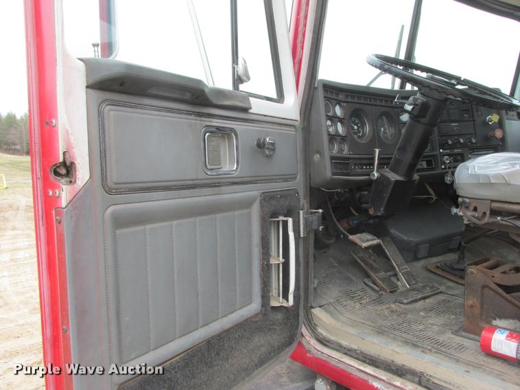 image for item K6155 1983 GMC General semi truck