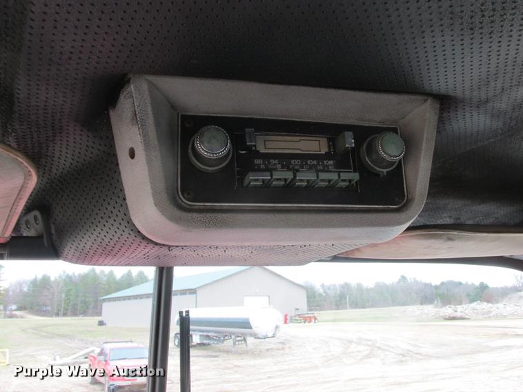 image for item K6155 1983 GMC General semi truck