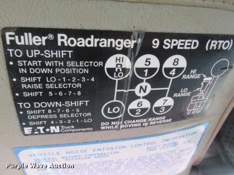 image for item K6155 1983 GMC General semi truck