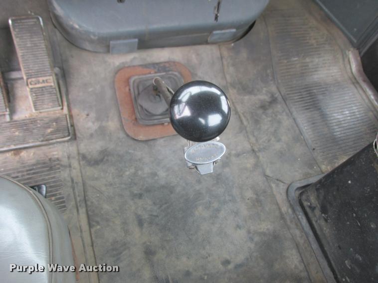 image for item K6155 1983 GMC General semi truck