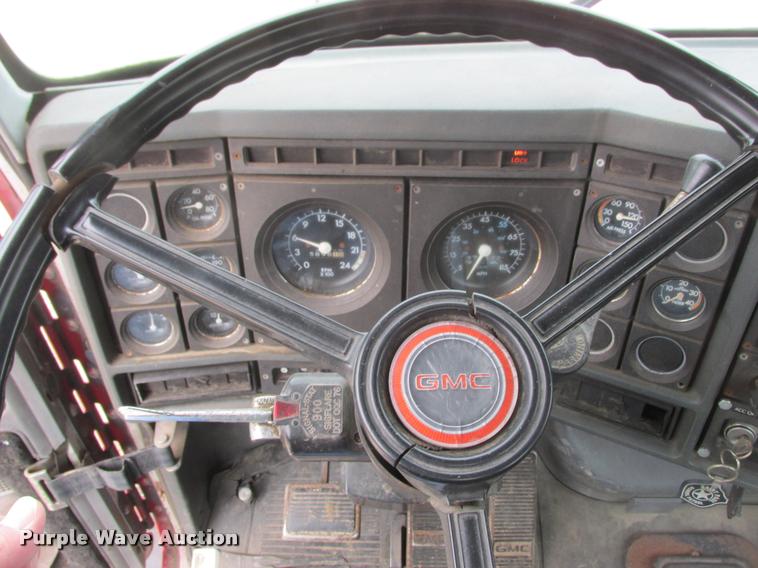 image for item K6155 1983 GMC General semi truck