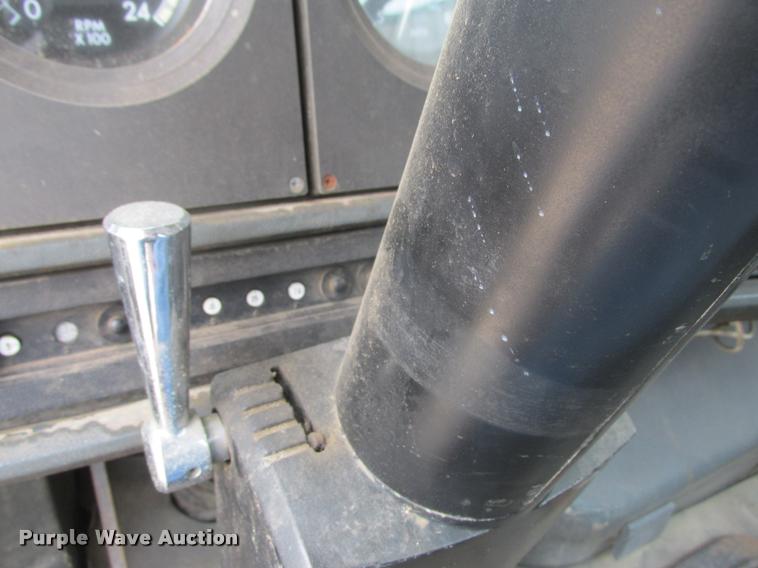 image for item K6155 1983 GMC General semi truck