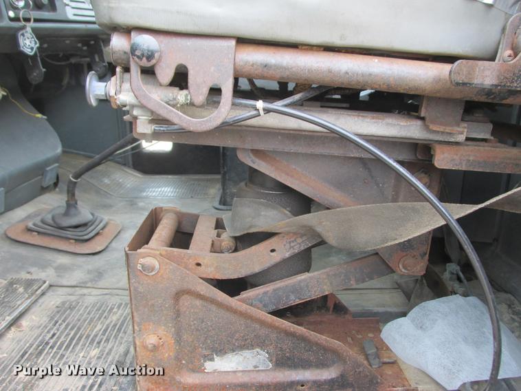 image for item K6155 1983 GMC General semi truck