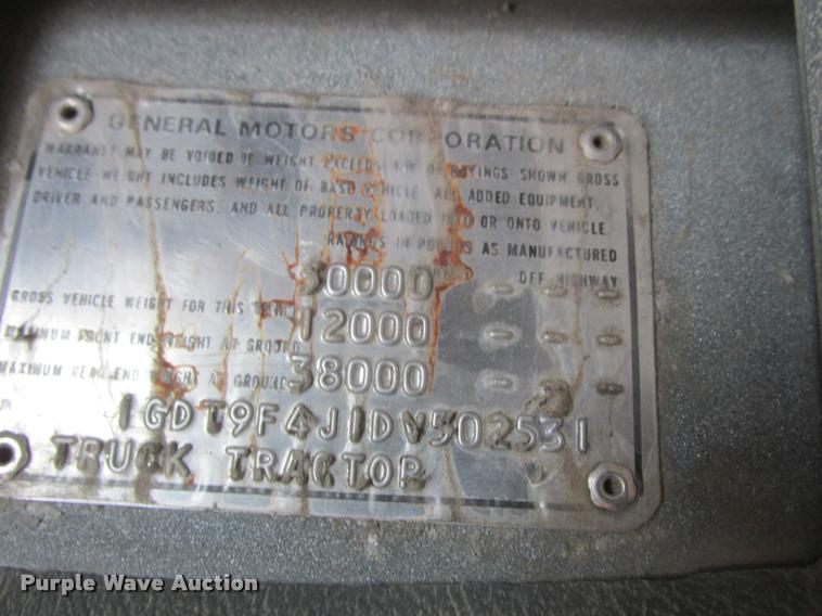 image for item K6155 1983 GMC General semi truck