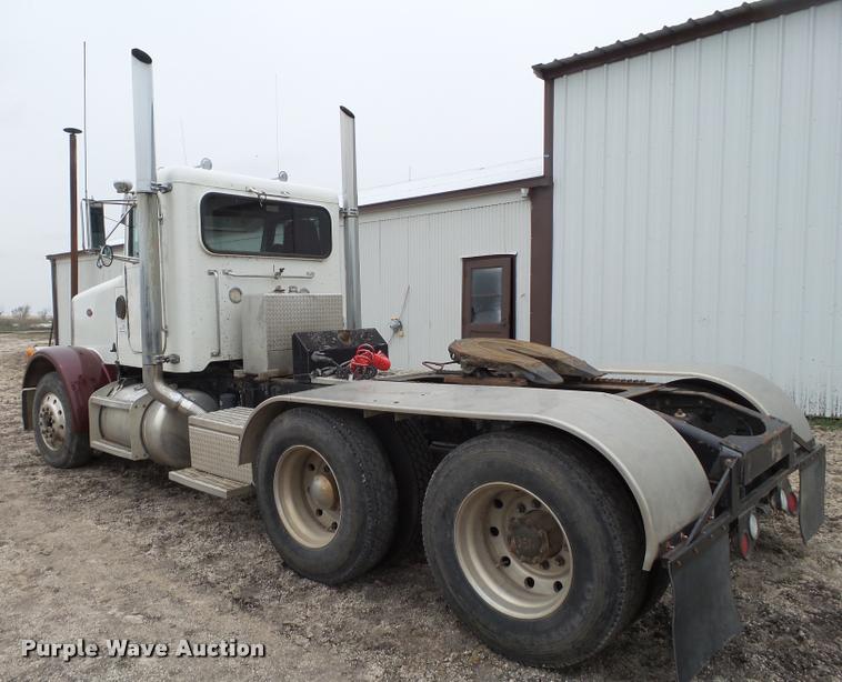 image for item L1537 1996 Peterbilt 378 semi truck