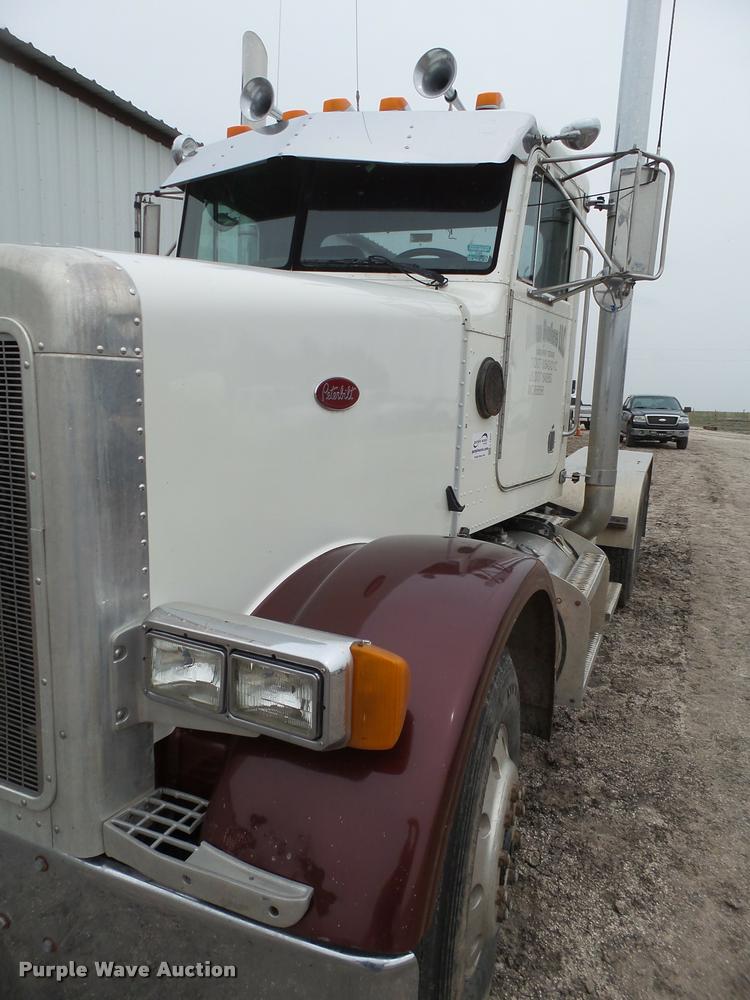 image for item L1537 1996 Peterbilt 378 semi truck