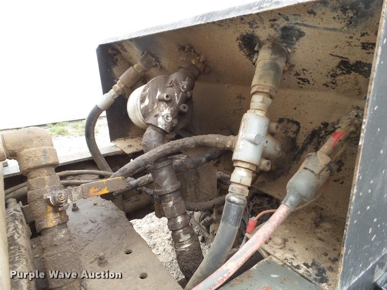 image for item L1537 1996 Peterbilt 378 semi truck