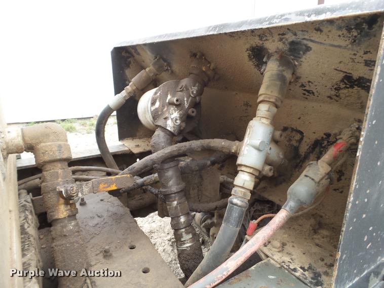 image for item L1537 1996 Peterbilt 378 semi truck