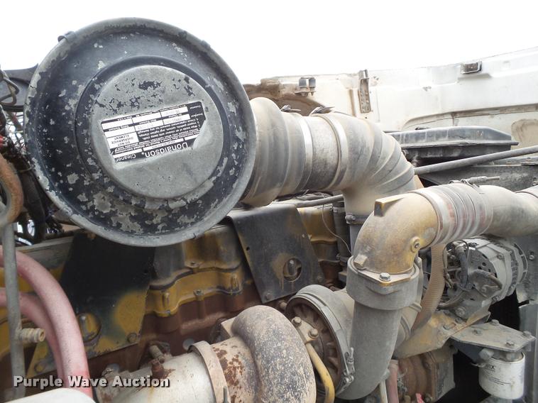 image for item L1537 1996 Peterbilt 378 semi truck