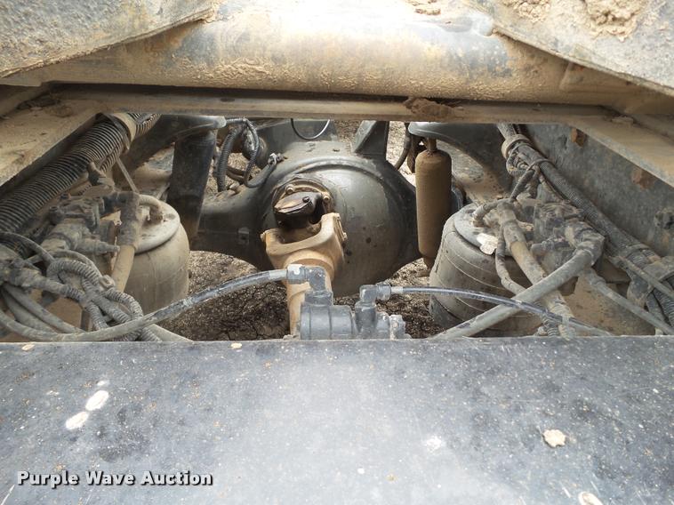 image for item L1537 1996 Peterbilt 378 semi truck