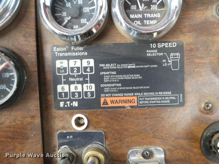 image for item L1537 1996 Peterbilt 378 semi truck