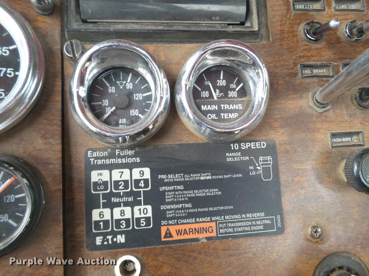 image for item L1537 1996 Peterbilt 378 semi truck