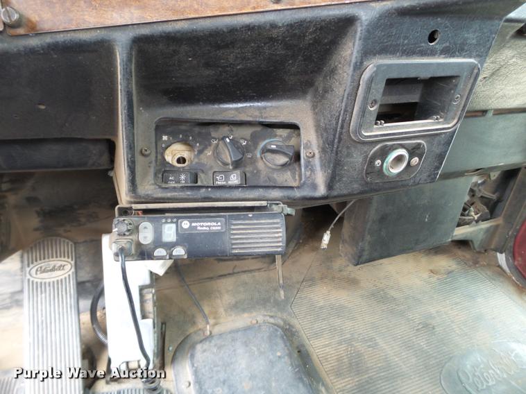 image for item L1537 1996 Peterbilt 378 semi truck