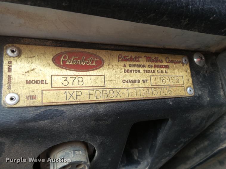 image for item L1537 1996 Peterbilt 378 semi truck