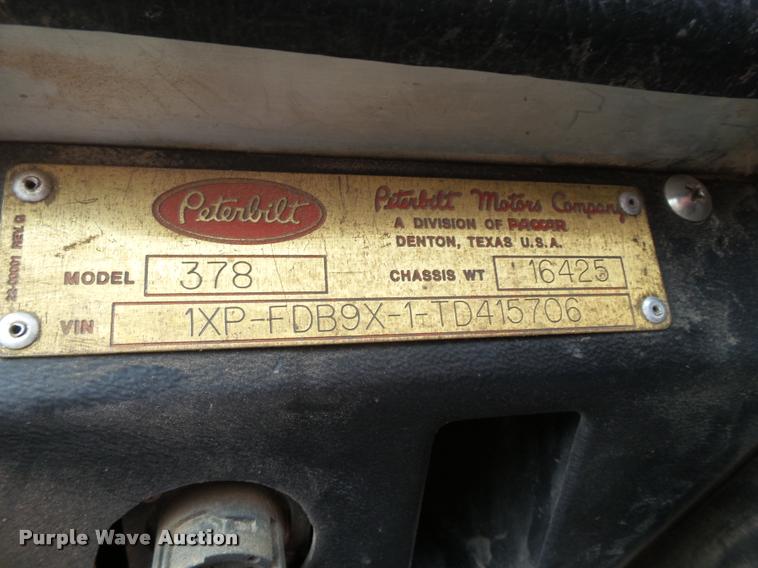 image for item L1537 1996 Peterbilt 378 semi truck