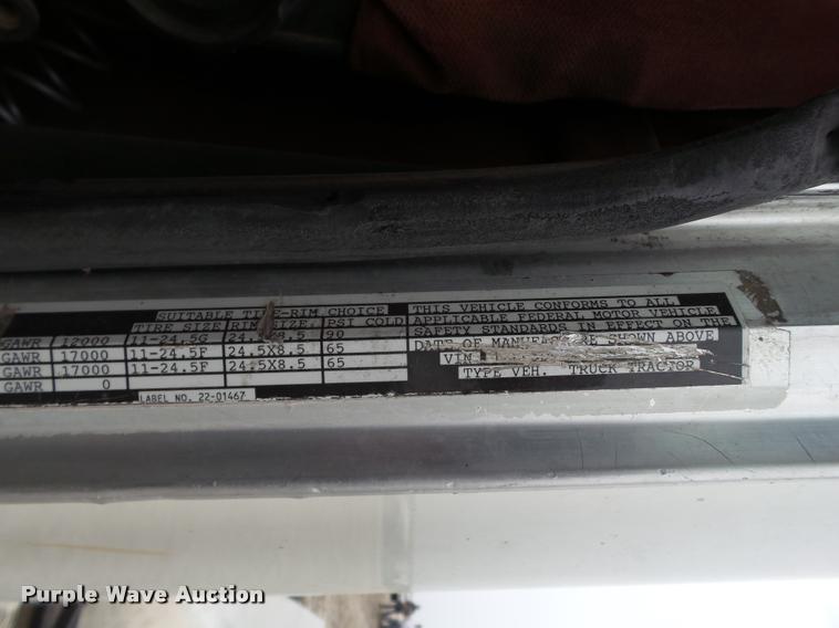 image for item L1537 1996 Peterbilt 378 semi truck