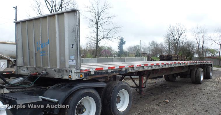 image for item L4663 2003 Wilson CF900 flatbed trailer