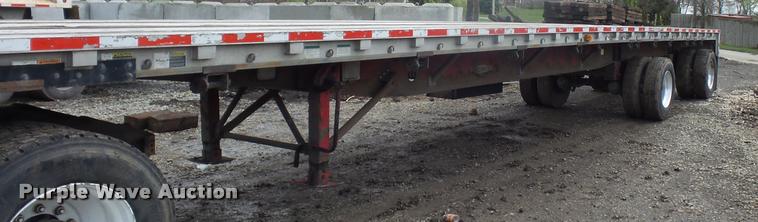 image for item L4663 2003 Wilson CF900 flatbed trailer