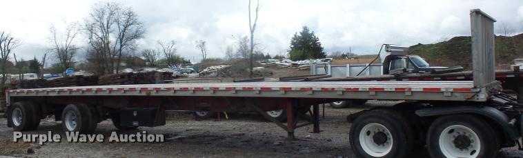 image for item L4663 2003 Wilson CF900 flatbed trailer