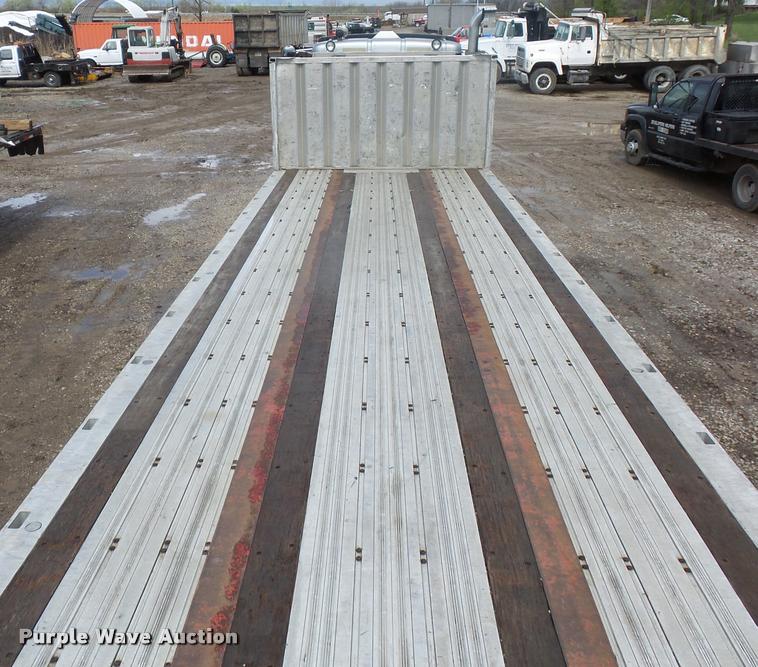image for item L4663 2003 Wilson CF900 flatbed trailer