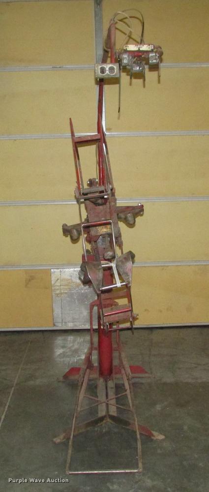 image for item AU9546 Branick EF tire spreader