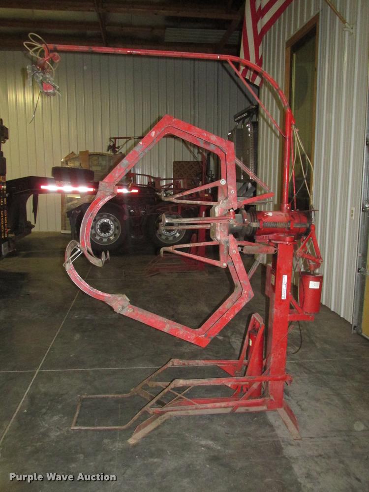 image for item AU9546 Branick EF tire spreader