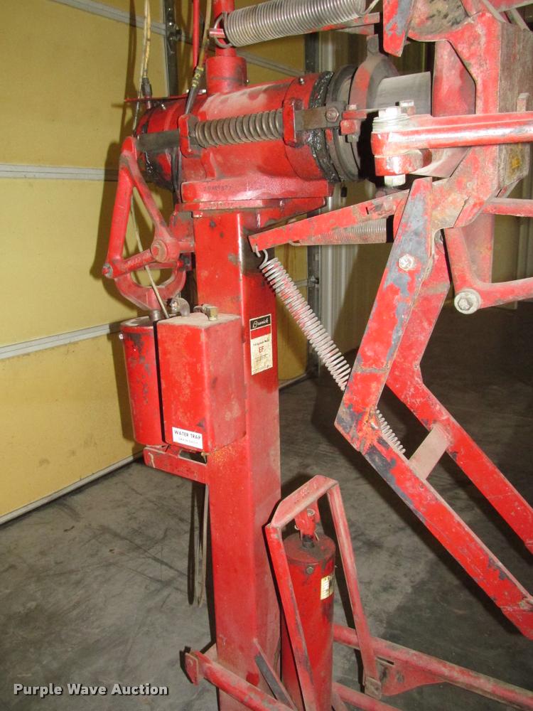 image for item AU9546 Branick EF tire spreader