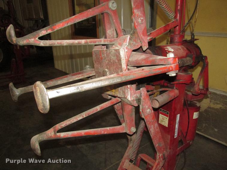 image for item AU9546 Branick EF tire spreader