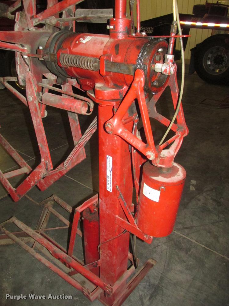 image for item AU9546 Branick EF tire spreader