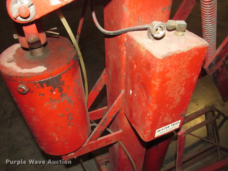 image for item AU9546 Branick EF tire spreader