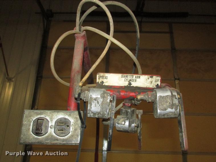 image for item AU9546 Branick EF tire spreader