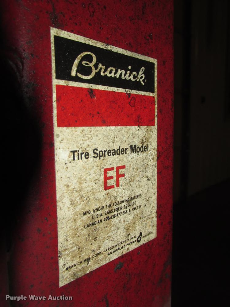 image for item AU9546 Branick EF tire spreader
