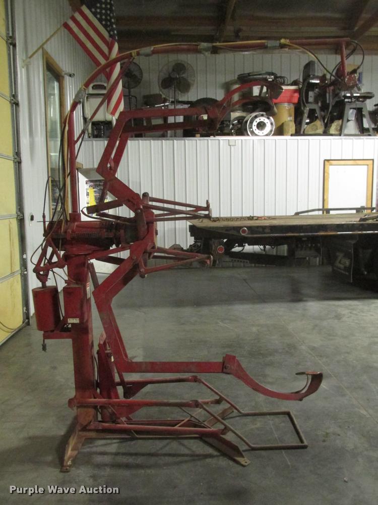 image for item AU9547 Branick EF tire spreader