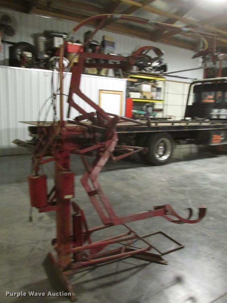 image for item AU9547 Branick EF tire spreader