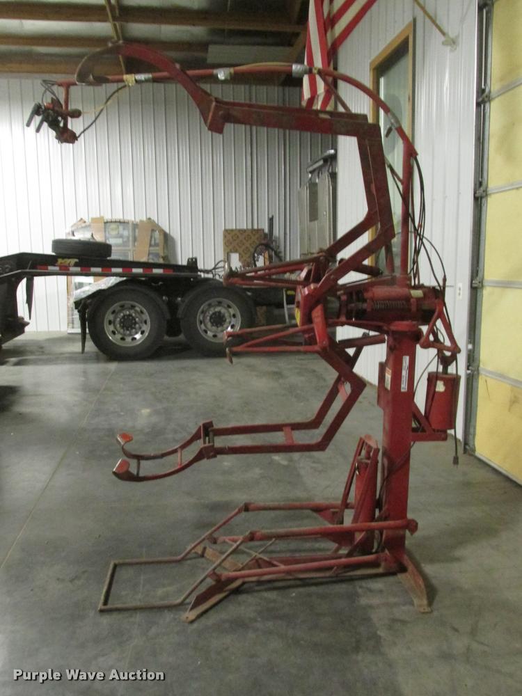 image for item AU9547 Branick EF tire spreader