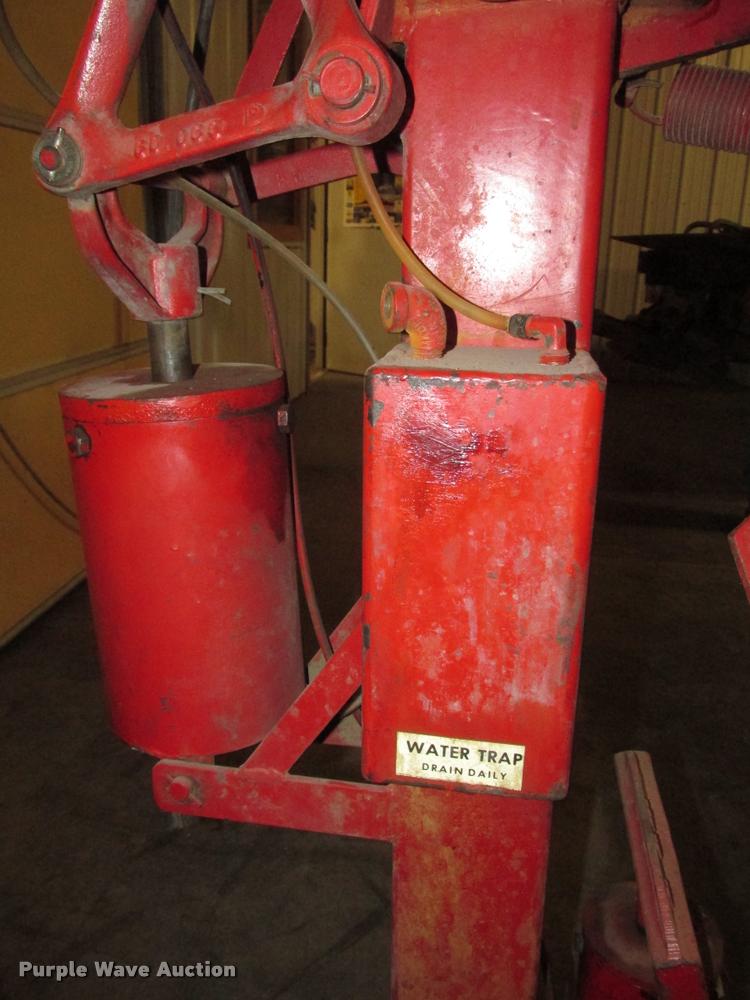 image for item AU9547 Branick EF tire spreader