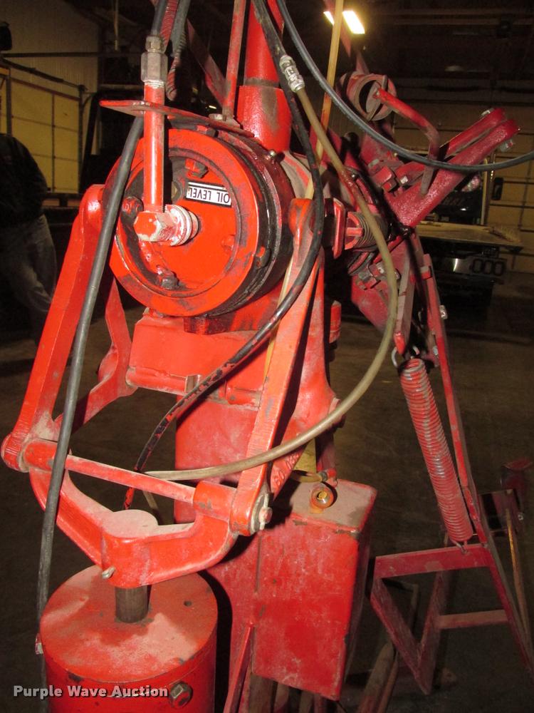 image for item AU9547 Branick EF tire spreader