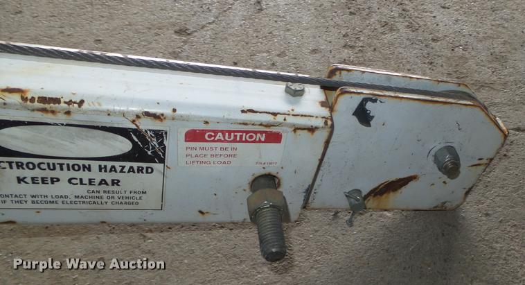 image for item AU9581 Lift Moore 2700 truck crane