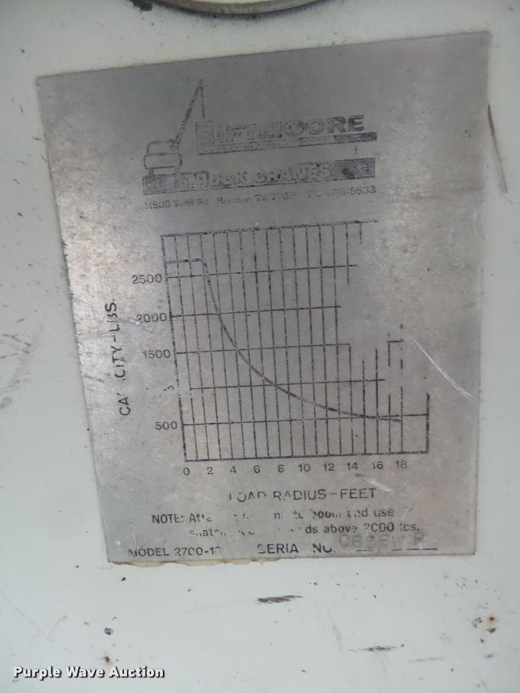 image for item AU9581 Lift Moore 2700 truck crane