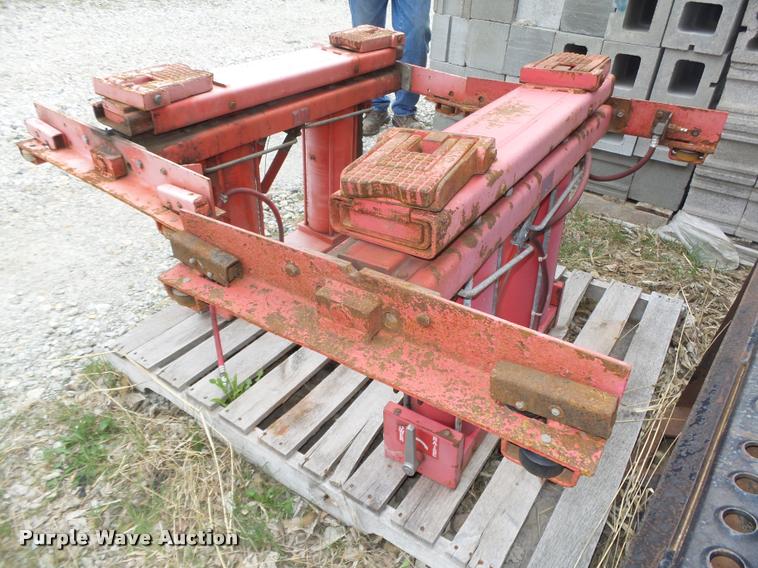 image for item AU9584 (2) Hunter rolling bridge jacks