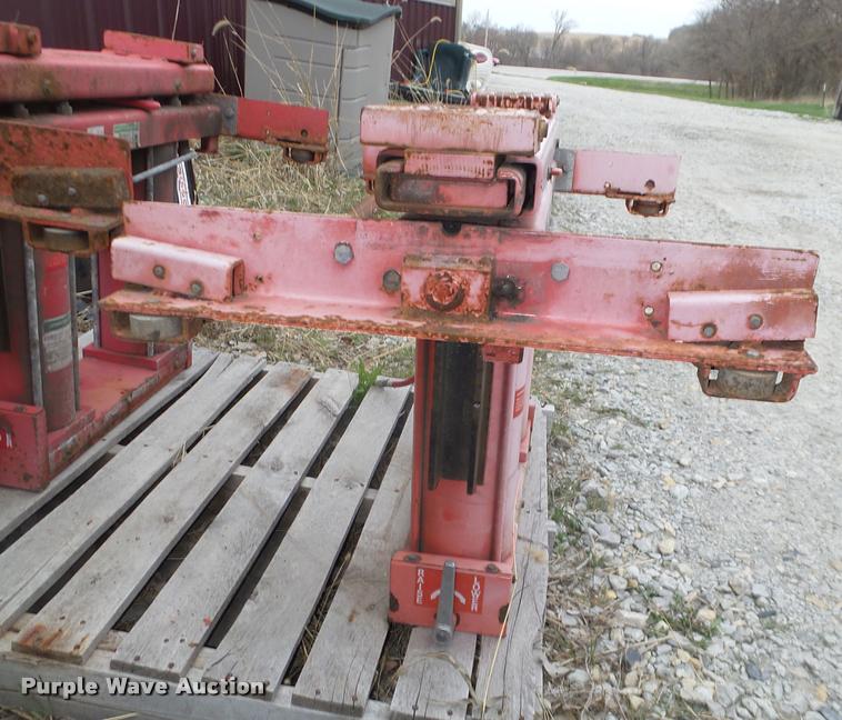 image for item AU9584 (2) Hunter rolling bridge jacks