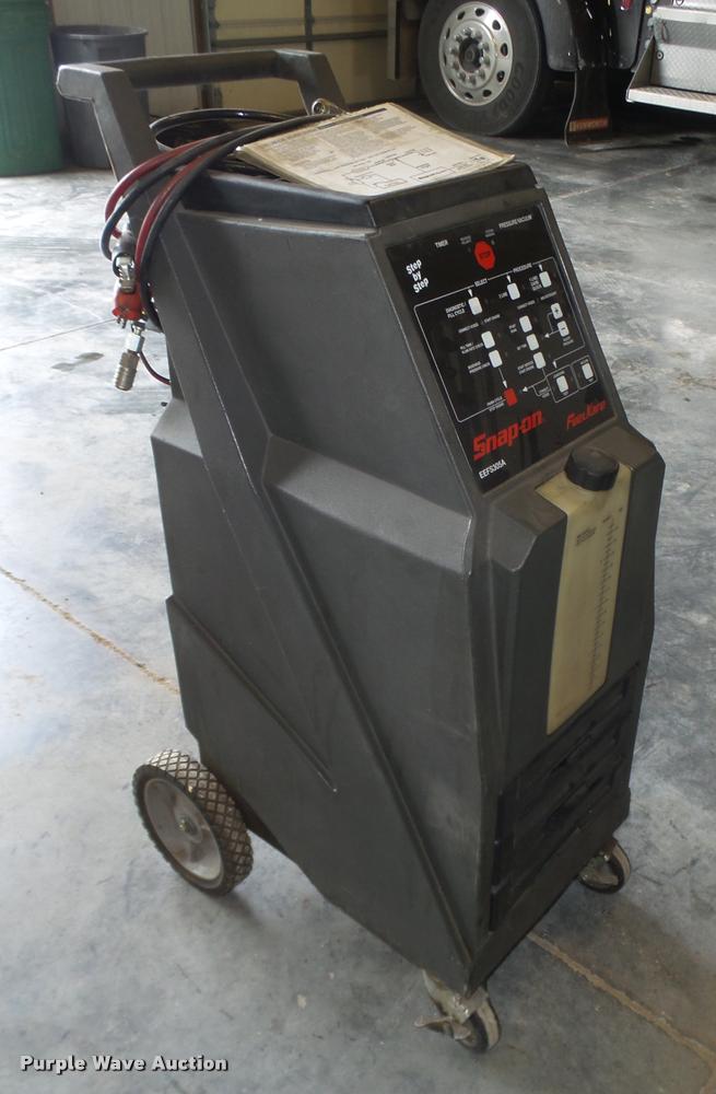 image for item AU9585 Snap-on EEFS305A Fuel Kare pressure vacuum tester