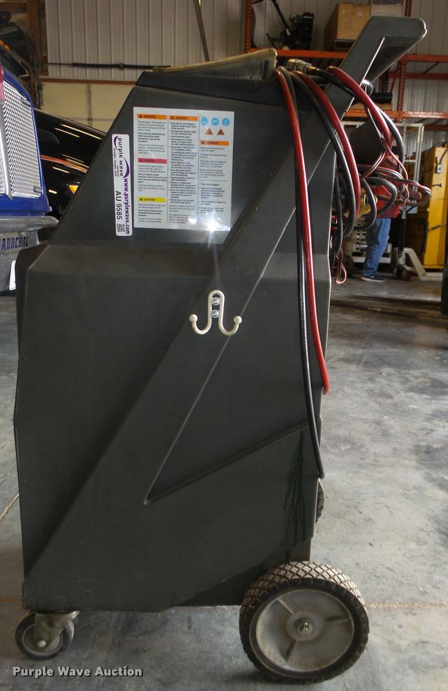 image for item AU9585 Snap-on EEFS305A Fuel Kare pressure vacuum tester