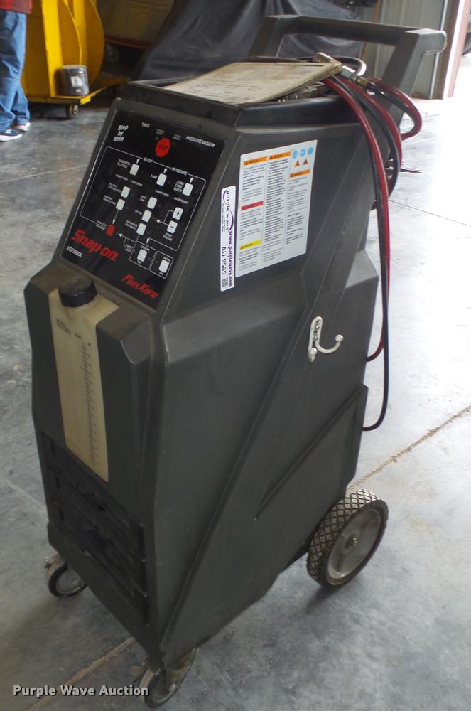 image for item AU9585 Snap-on EEFS305A Fuel Kare pressure vacuum tester